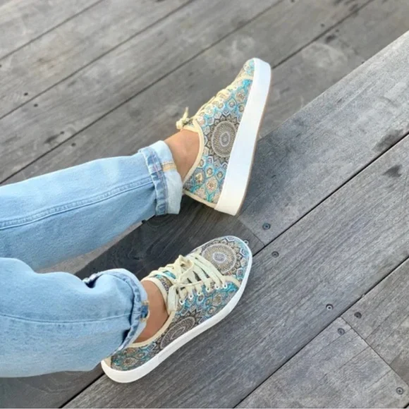 Vleyn Blue Paisley Sneakers Size 8 & Matching Mini Bag Set - Picture 5 of 13